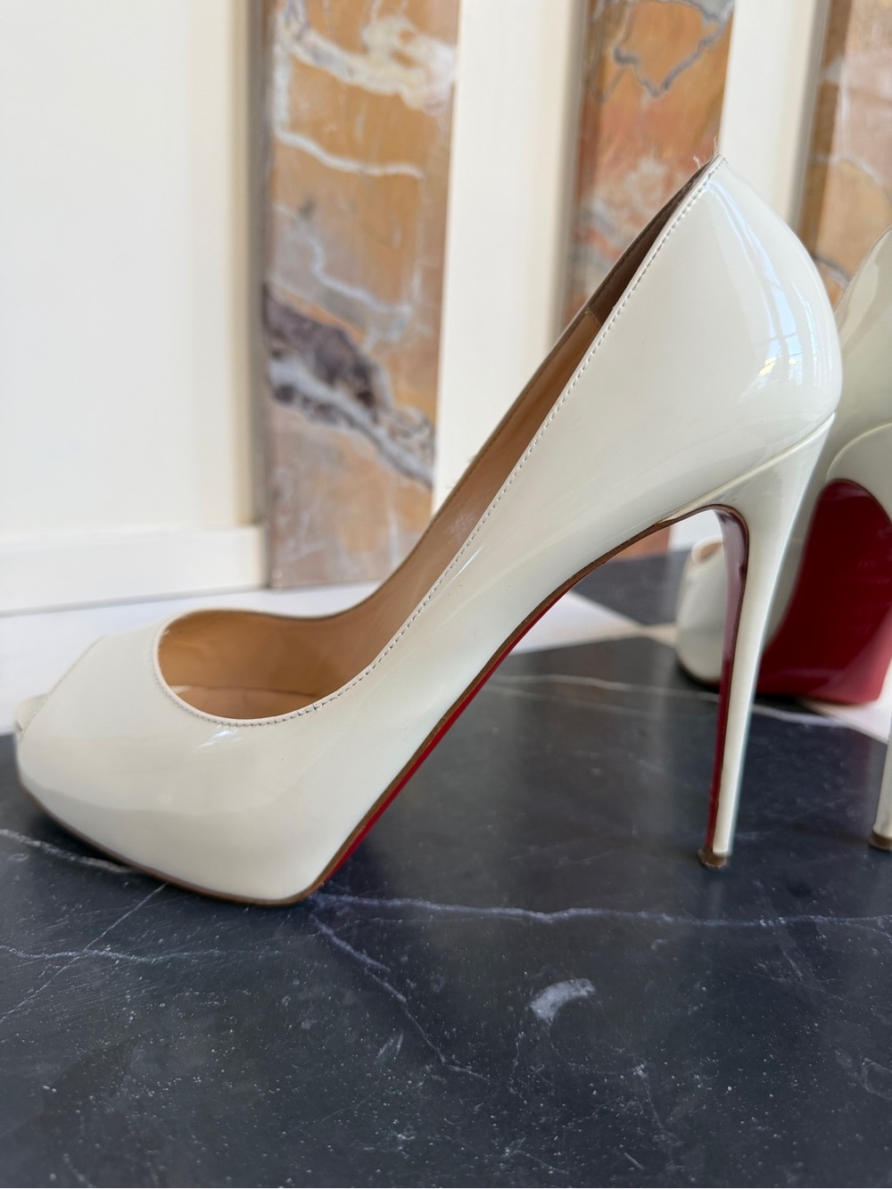 Christian Louboutin White Patent Very Prive heels EU 40 US 10 (fit like 9) - Picture 7 of 13